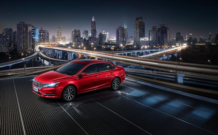  Roewe i6 2017 года  (фото 13 из 17)